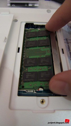 [change laptop DDR2 memory_011[5].jpg]